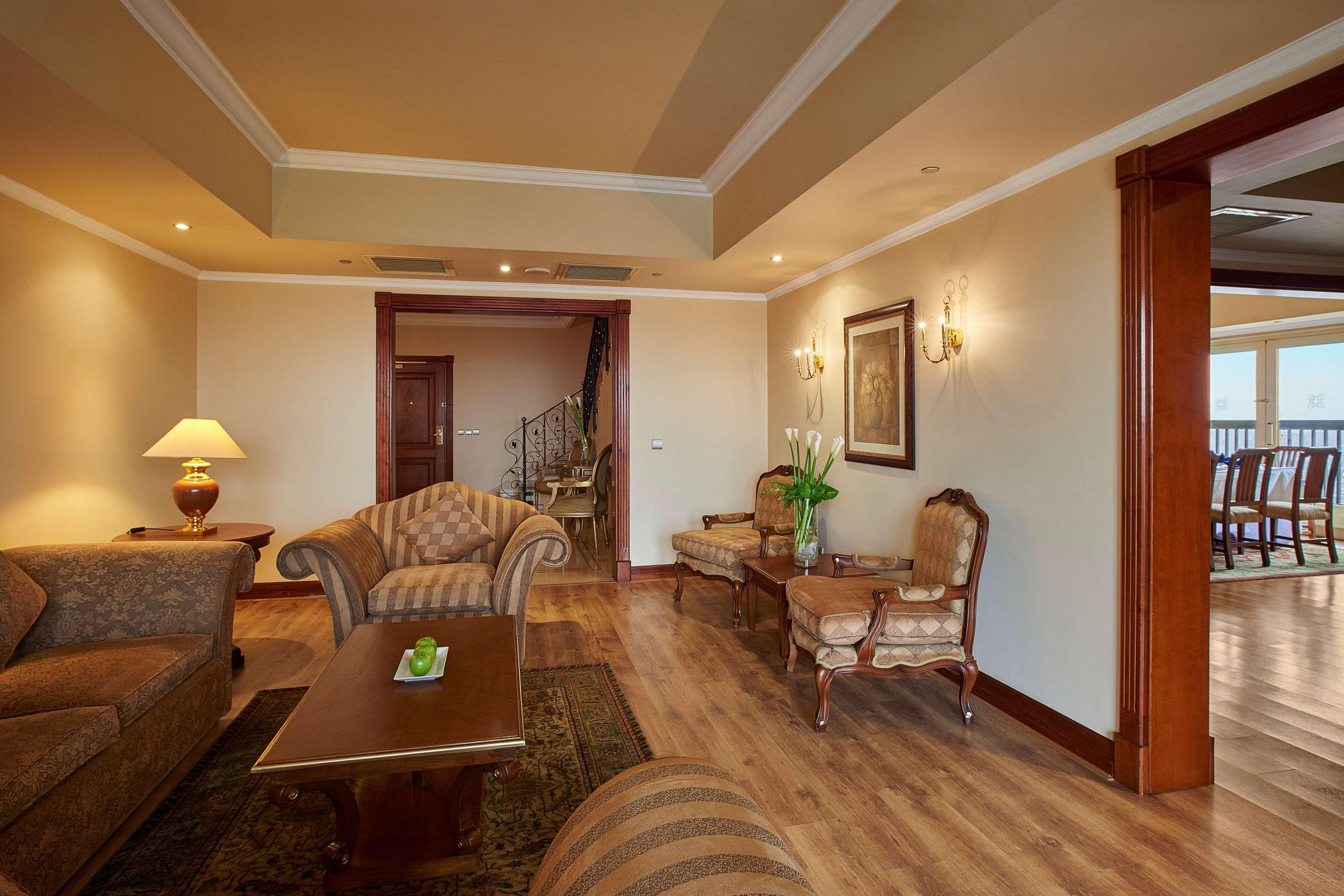 Hilton Cairo Zamalek Residences Экстерьер фото